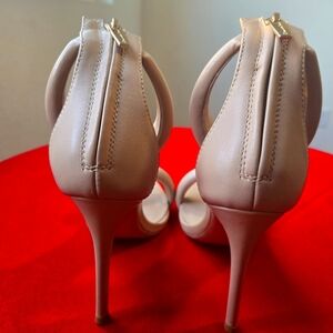 DH Gate Gianvito Rossi Size 5 Color- Nude